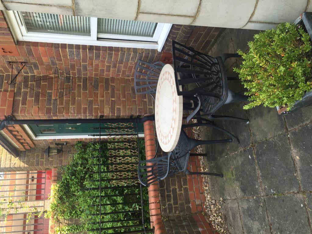 White Hart Hotel St Albans Exterior photo